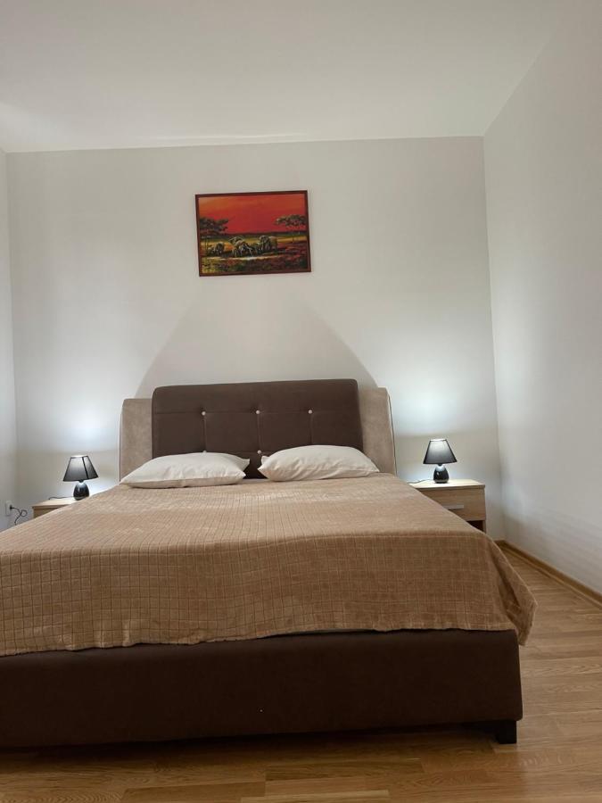 Apartment Royal 2 *